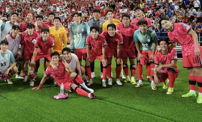 You are currently viewing 黄善洪专注国奥 韩国首要任务选帅 大热门是海纳赫